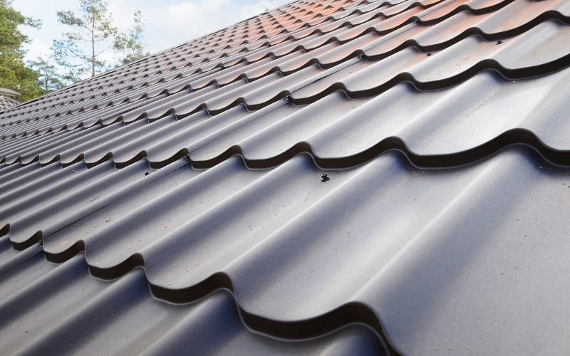 metal roof reflecting heat